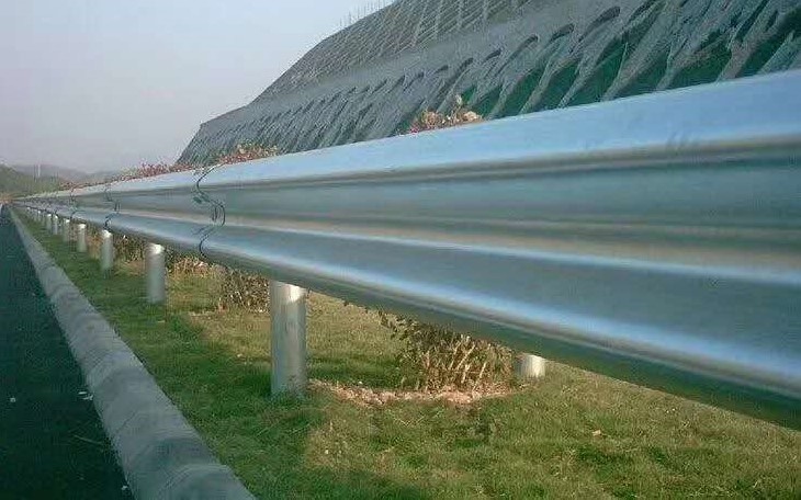 【重庆隔离护栏厂】重庆铁艺栏杆_市政|交通|锌钢|道路