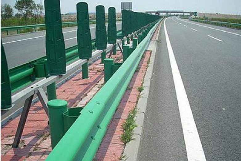 【护栏厂】重庆公路波形护栏板厂家电话 高速公路防撞波形护栏板批发