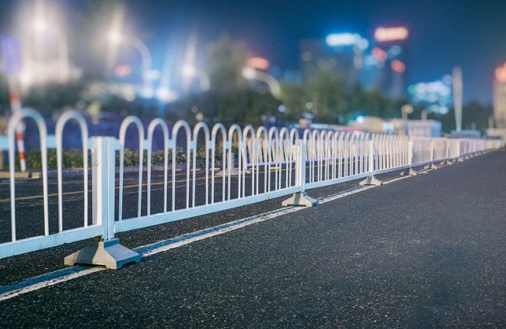 【重庆波形护栏生产-价格优专业实力厂】玻璃,围墙栏杆及道路