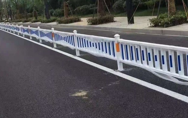 【重庆 专业道路护栏】公路防护栏厂家,公路边护栏多少钱一米